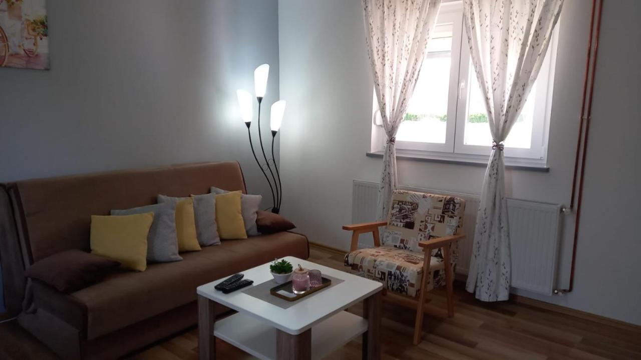 Apartment Rosie Smoljanac Buitenkant foto